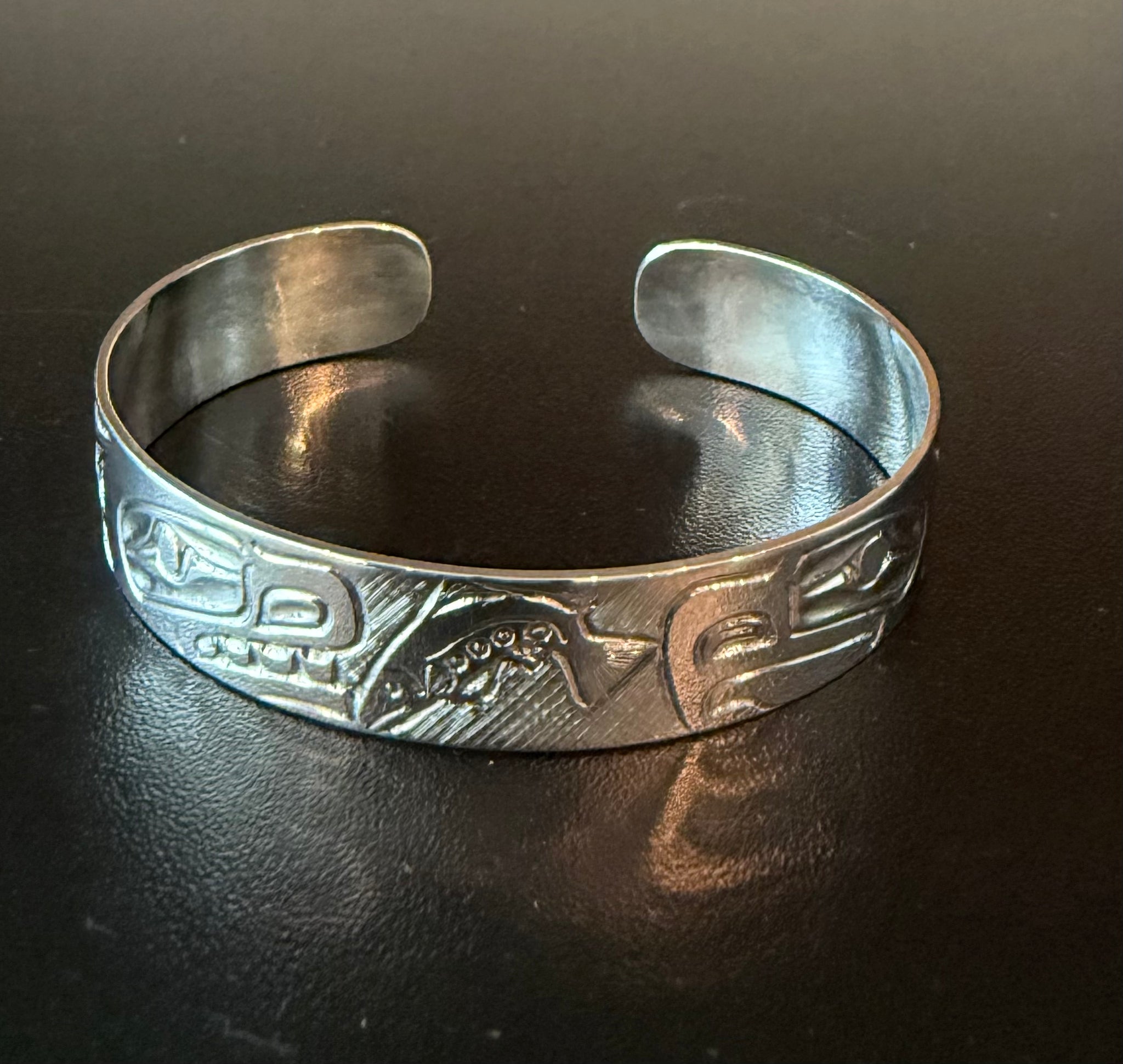 ❤はるるんさま❤2025年Bracelet❤✨️ Bracelets – Haida Gwaii Museum Gift Shop